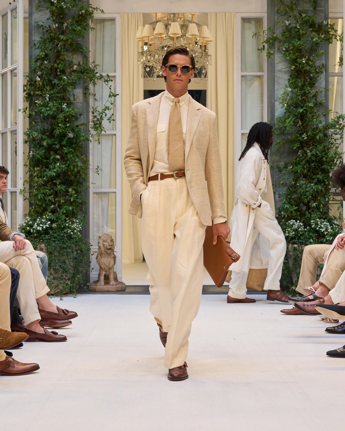 Ralph Lauren — голубая рубашка с галстуком